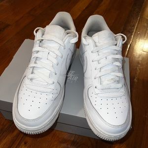 Nike Air Force One - Size 6Y